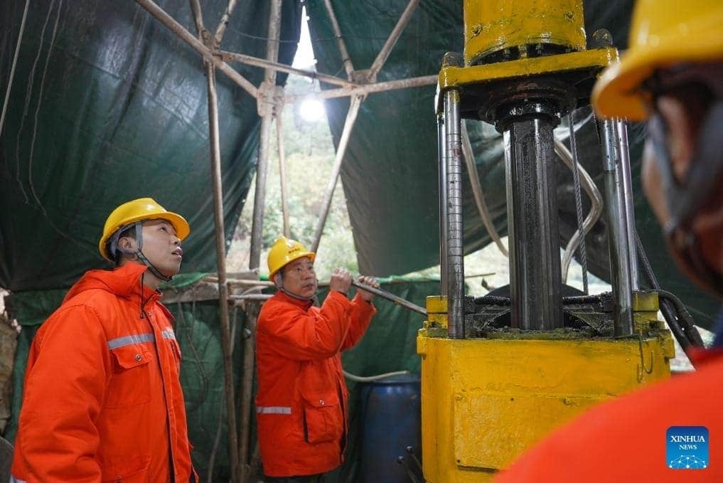 Geologists Unveil Colossal Gold Deposit—A Treasure Worth Over $80 Billion! 3 Drilling rig in action