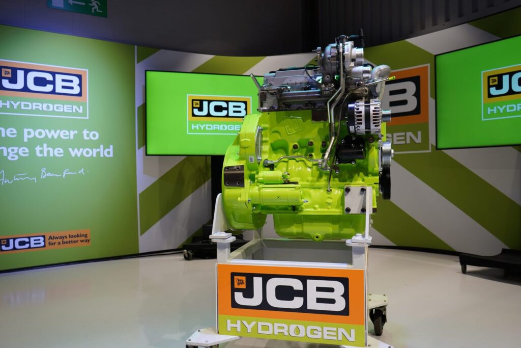 Tesla’s Biggest Threat Yet? JCB’s Game-Changing Hydrogen Engine Explained 2 JCB hydrogen Combustion Engine