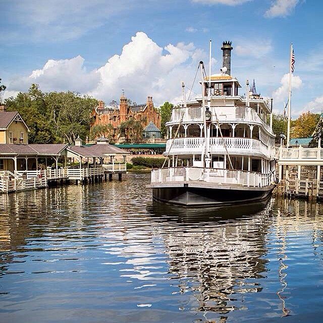 Magic Kingdom Says Goodbye—Disney Permanently Closes These Fan-Favourite Attractions 4 Liberty Belle paddleboat