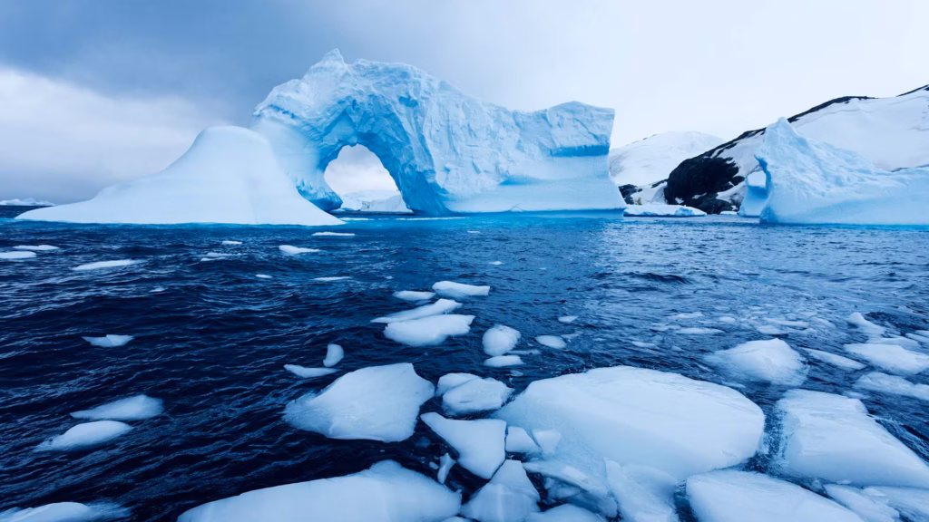 The Shocking Culprit Behind Antarctica’s Ecosystem Collapse Isn’t What You Think 3 Melting Antarctic sea ice