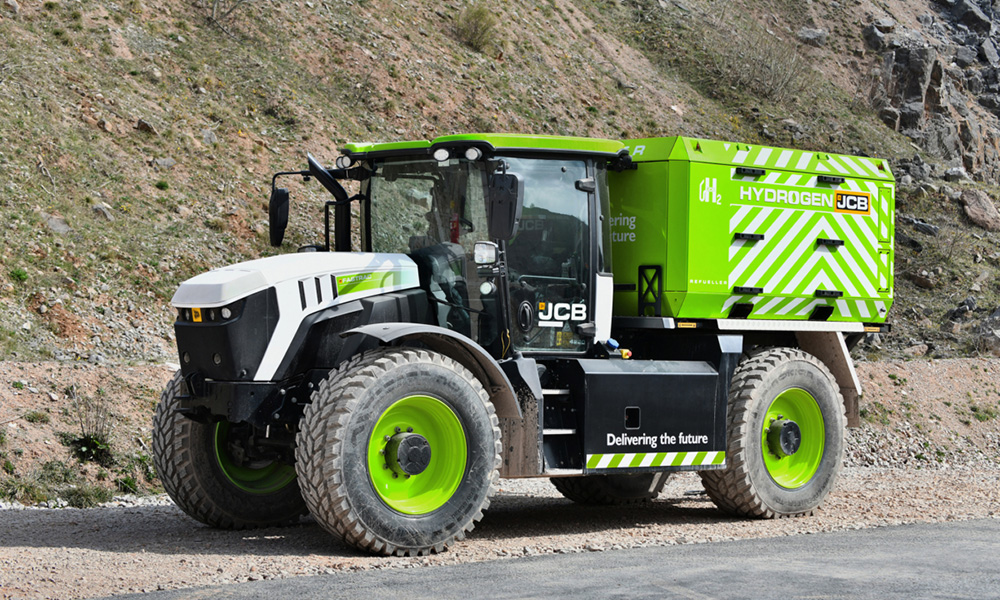 Tesla’s Biggest Threat Yet? JCB’s Game-Changing Hydrogen Engine Explained 4 Mobile hydrogen refueller in action