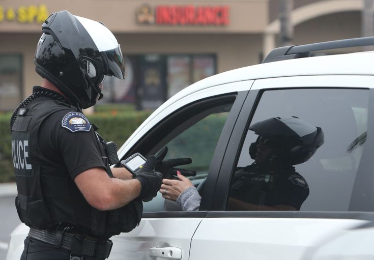 No Ticket, No Warning, Just Handcuffs; U.S. Traffic Law Raises Alarms Nationwide 2 Traffic Police