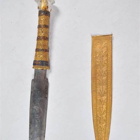 Not Gold, Not Copper—Egyptians Used Iron From Space in Sacred Objects, New Study Reveals 3 Tutankhamun’s Dagger