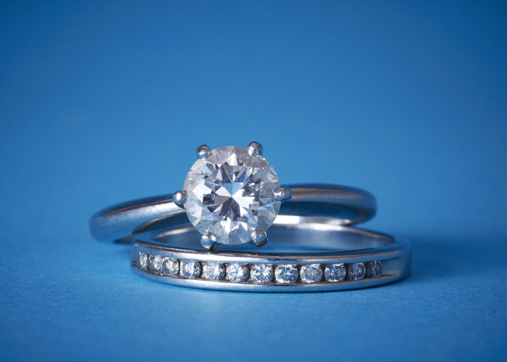 Say Goodbye to Budget Stress—This Viral Ring Trick Is Flipping Financial Education on Its Head 2 Diamond engagement and wedding rings