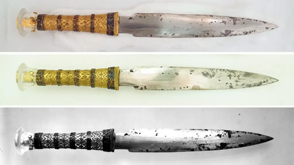 Tutankhamun’s ‘Sky Dagger’ Mystery SOLVED — Science Reveals Its Meteorite Origins! 2 both sides of the dagger blade
